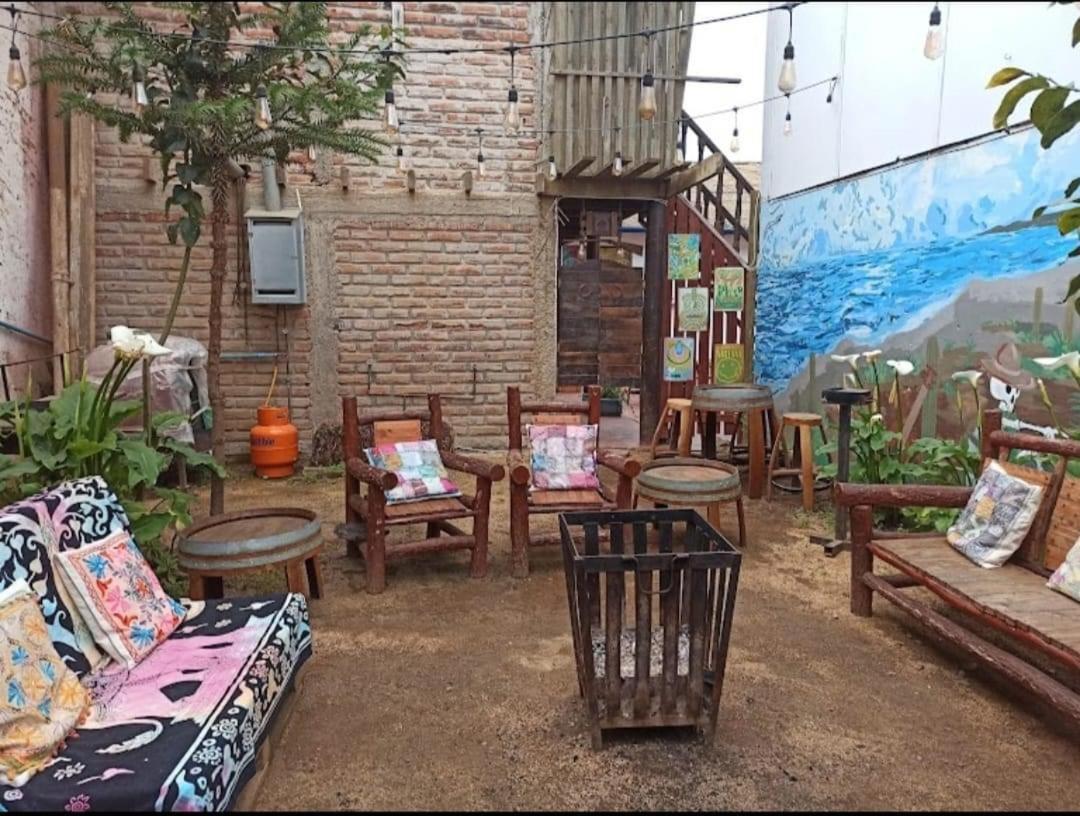 Traveland Surf Casa de hóspedes *